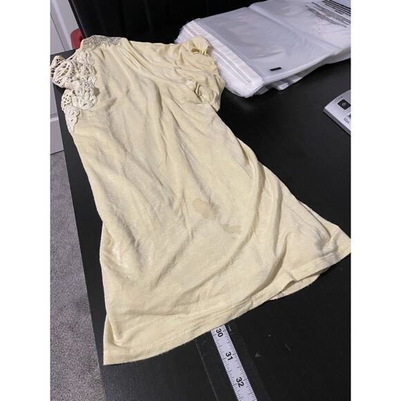 Catherines Womens Top 2X Yellow Abstract Rayon Rhinestone Semi Sheer FLAW READ - Picture 9 of 10